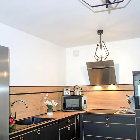 Les Pierres De Jade By Interhome